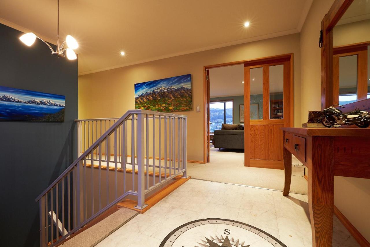 Akaroa Holiday Home Spacious And Quite With Stunning Harbour Views And Close To Town Zewnętrze zdjęcie