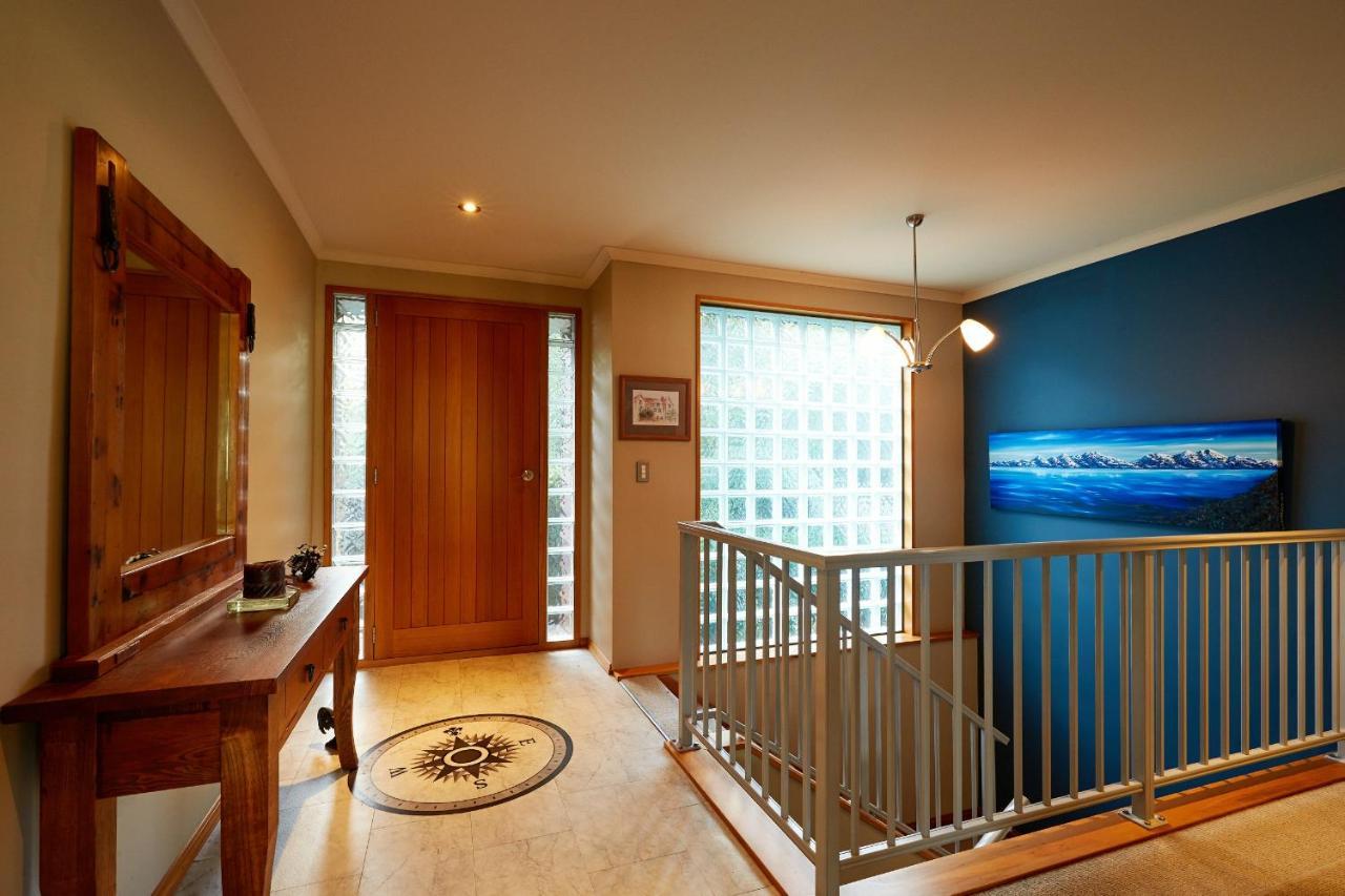 Akaroa Holiday Home Spacious And Quite With Stunning Harbour Views And Close To Town Zewnętrze zdjęcie