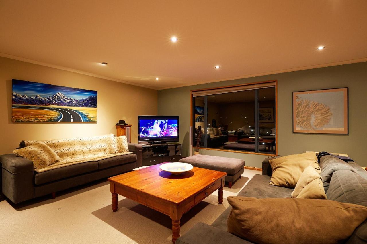 Akaroa Holiday Home Spacious And Quite With Stunning Harbour Views And Close To Town Zewnętrze zdjęcie