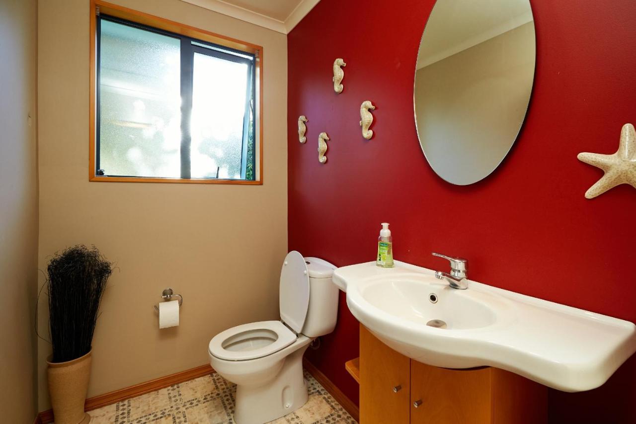 Akaroa Holiday Home Spacious And Quite With Stunning Harbour Views And Close To Town Zewnętrze zdjęcie